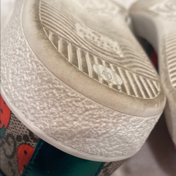 Gucci Strawberry Print Sneakers - Picture 7 of 11